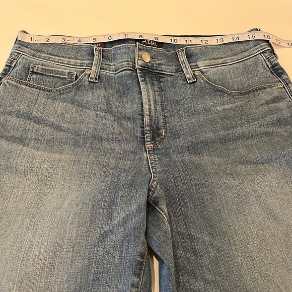 NYDJ Marilyn Crop Size 12 - Picture 4 of 16